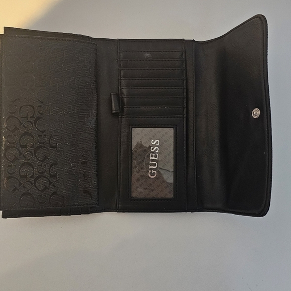 GUESS wallet - Picture 2 of 3